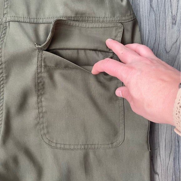 Max Studio Twill Green Women's Cargo Joggers Size Large - Picture 5 of 11
